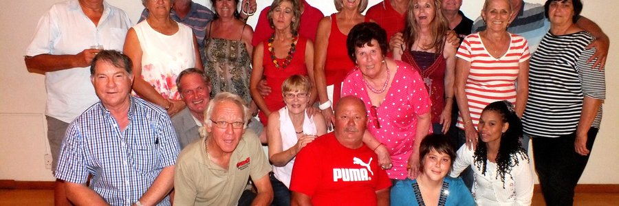 ‘n Groot groep lede (en gaste) van die Birkenhead Boothengelklub tydens hulle eerste sosiale Woensdagaand in die klubhuis